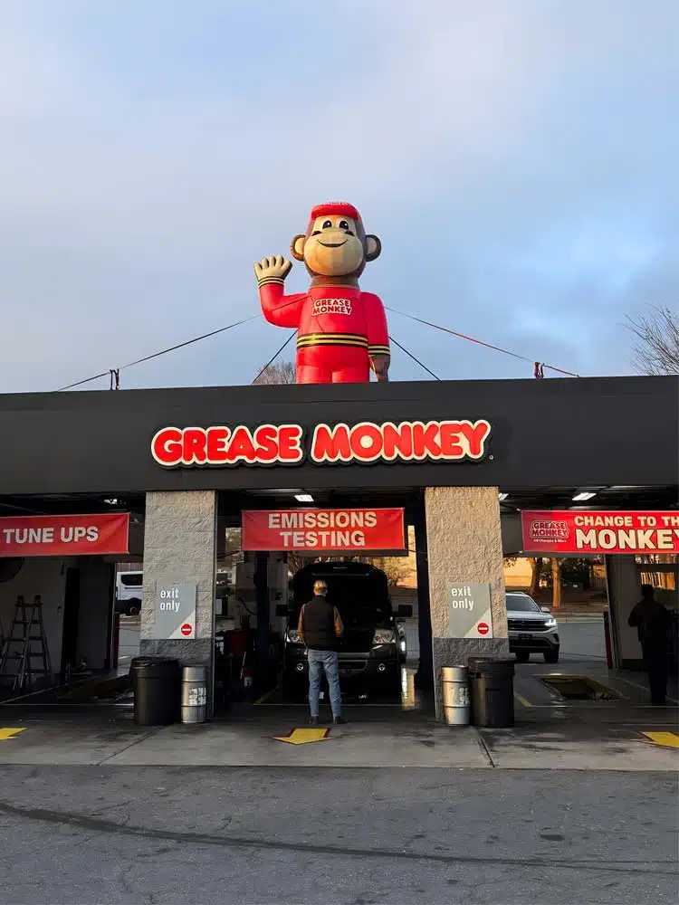 rooftop custom inflatable at retail location